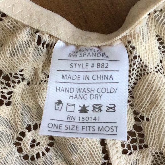 NWOT URBAN OUTFITTERS WITH REMOVABLE PADS - Picture 9 of 13